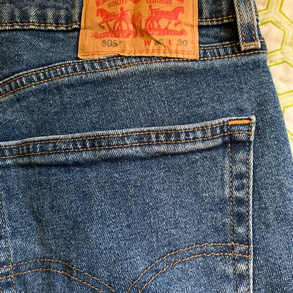 Straight Leg Levis 505's - Picture 4 of 4